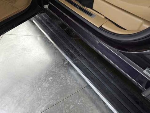 Used 2018 Cadillac Escalade ESV Platinum image 18