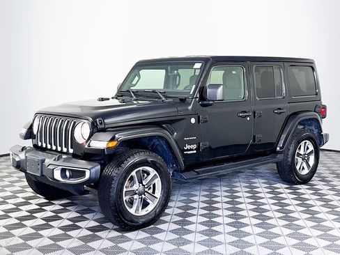 Used 2021 Jeep Wrangler Unlimited Sahara w/ Uconnect 4C Nav & Sound Group image 4