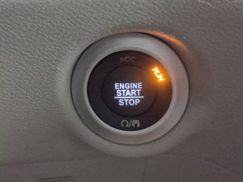 Certified 2022 Chrysler Voyager LX image 30