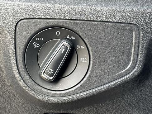 Used 2021 Volkswagen Atlas Cross Sport SEL image 21