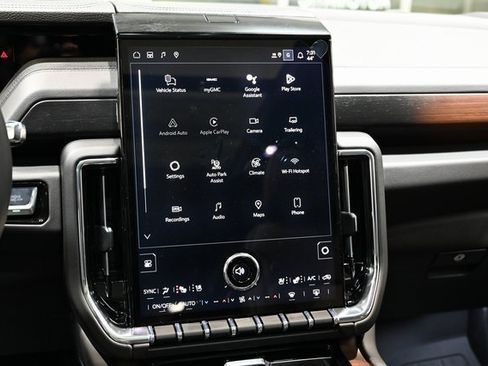 New 2026 GMC Yukon Denali w/ Sun & Power Step Package image 17