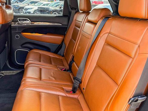 Used 2015 Jeep Grand Cherokee SRT AWD/4WD image 17