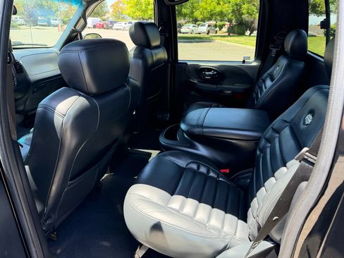 Used 2001 Ford F150 Lariat RWD image 11