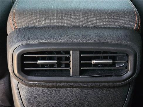 Used 2025 Honda Pilot Sport image 16