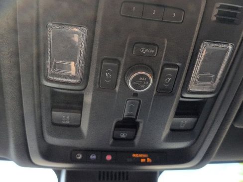 Used 2024 GMC Yukon Denali image 48