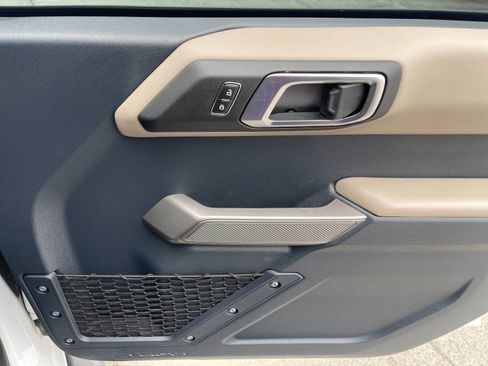 Used 2023 Ford Bronco Wildtrak image 19