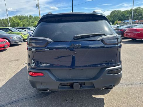 Used 2016 Jeep Cherokee Limited w/ Luxury Group AWD/4WD image 6