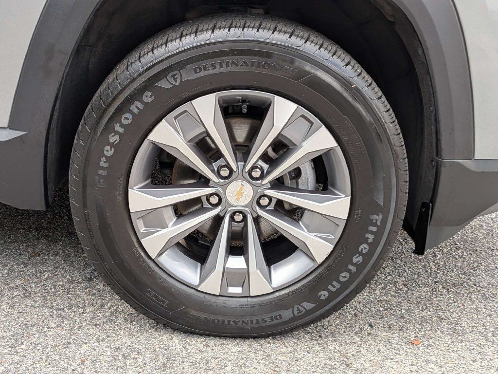 Used 2025 Chevrolet Equinox LT w/ Convenience Package II FWD image 11