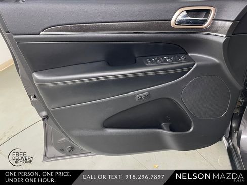 Used 2017 Jeep Grand Cherokee Limited w/ Luxury Group II image 20