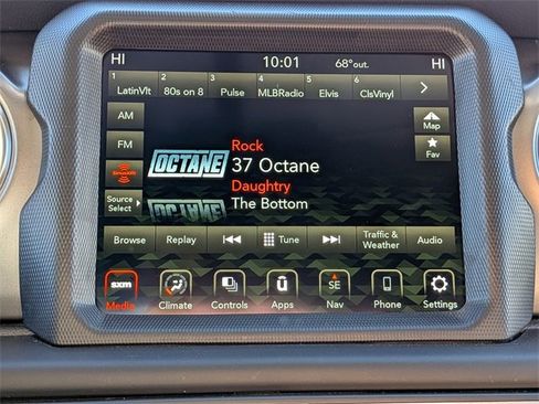 Used 2023 Jeep Wrangler Rubicon image 17