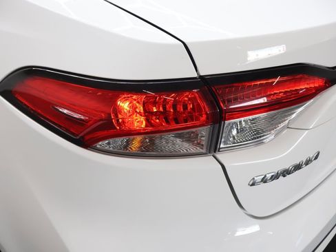 Used 2022 Toyota Corolla LE FWD image 30