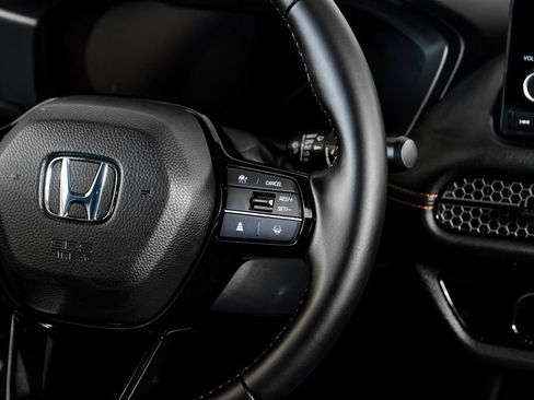 Used 2025 Honda HR-V Sport image 16
