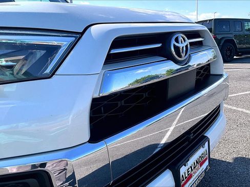 Used 2023 Toyota 4Runner Limited AWD/4WD image 30