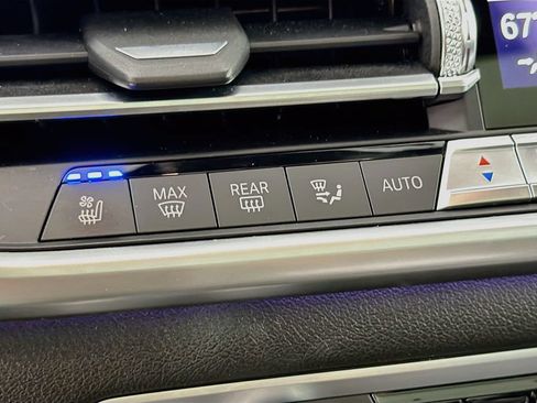 Used 2020 BMW X6 M50i w/ Premium Package AWD/4WD image 21
