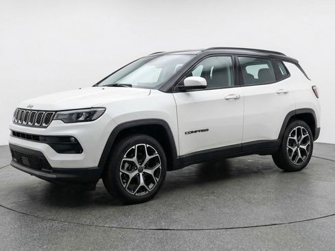 Used 2025 Jeep Compass Limited AWD/4WD image 3