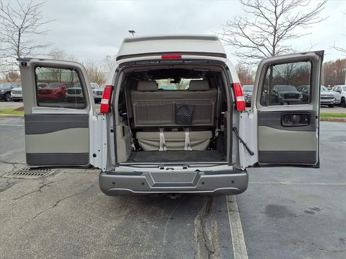 Used 2020 GMC Savana 2500 w/ Enhanced Convenience Package image 39