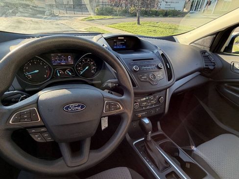 Used 2017 Ford Escape SE FWD image 10