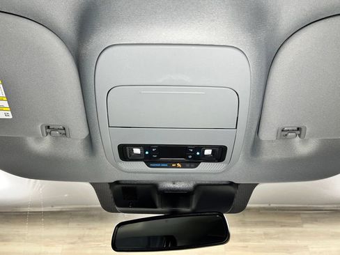 Used 2025 Ford F150 Lariat AWD/4WD image 22