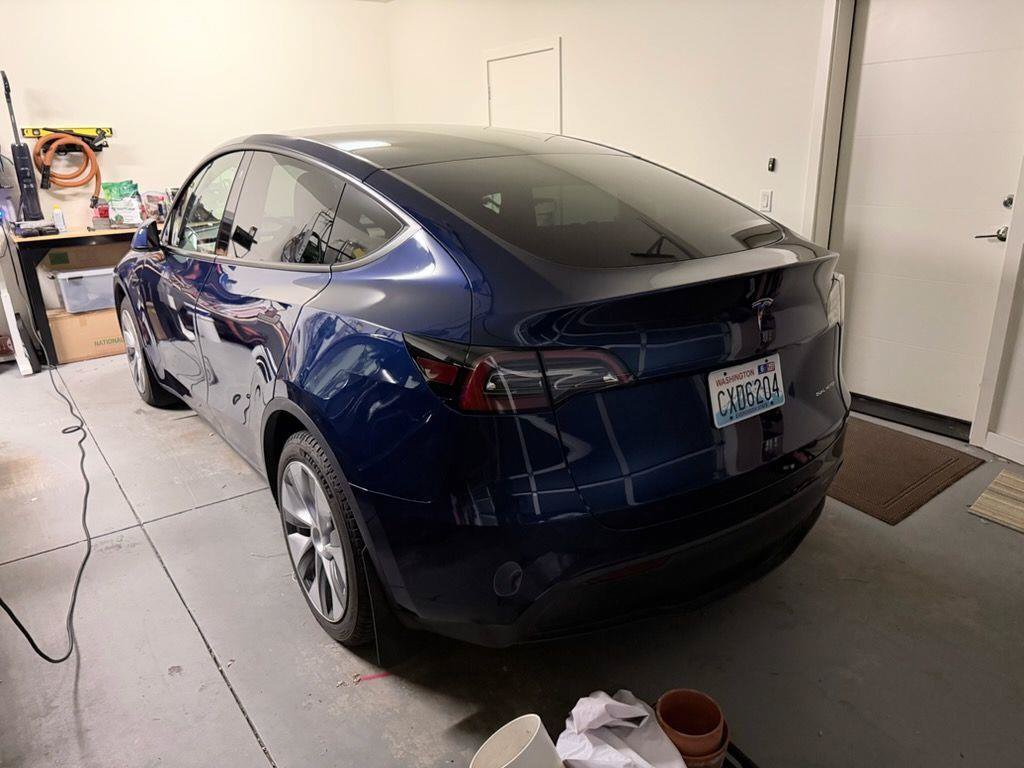 Used 2023 Tesla Model Y Long Range AWD/4WD image 2