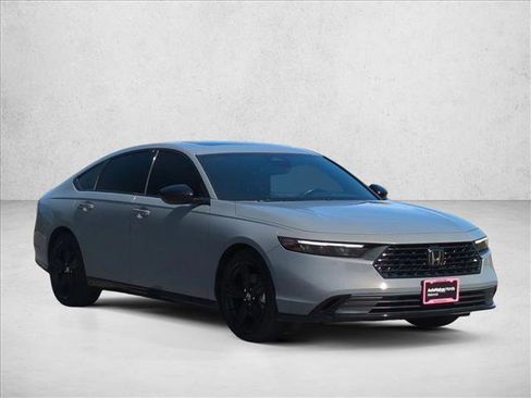 Used 2024 Honda Accord Sport image 3