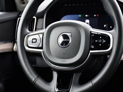 Certified 2025 Volvo XC90 B6 Plus image 20