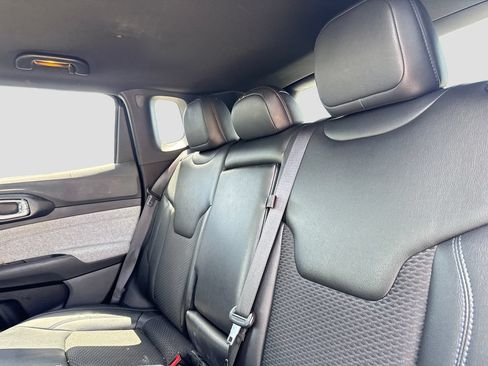 Used 2023 Jeep Compass Latitude AWD/4WD image 20