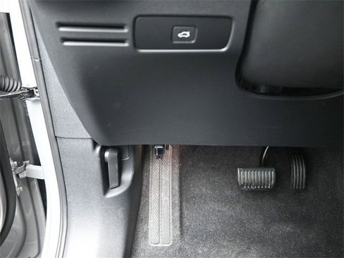 Certified 2024 Volvo XC40 Recharge Plus w/ Protection Package Premier image 16