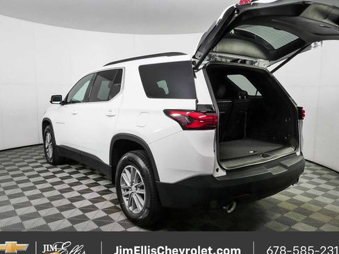 Used 2023 Chevrolet Traverse LT FWD image 32