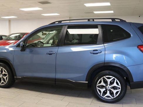 Used 2022 Subaru Forester Premium AWD/4WD image 12