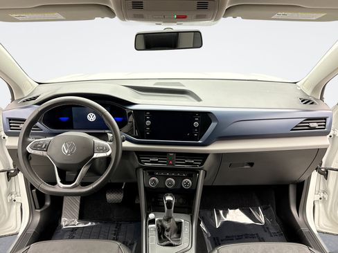 Used 2022 Volkswagen Taos SE image 14