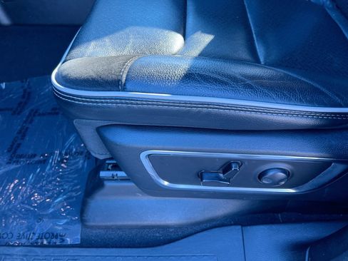 Used 2025 RAM 1500 Laramie image 13