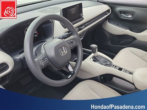 Used 2023 Honda HR-V LX image 9