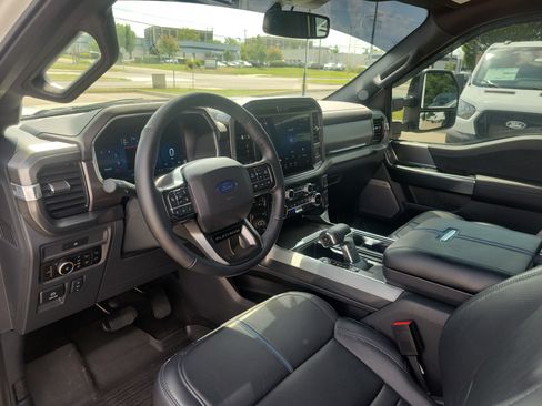 Used 2025 Ford F150 Platinum w/ FX4 Off-Road Package AWD/4WD image 17