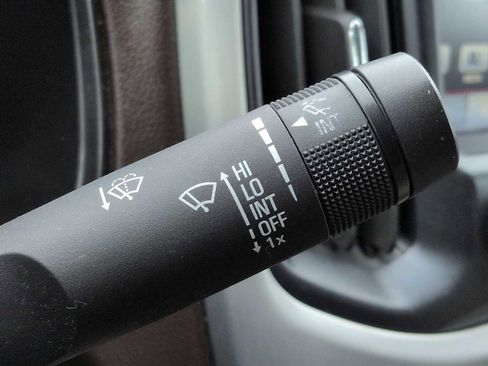 Used 2016 GMC Canyon SLE w/ SLE Convenience Package image 26