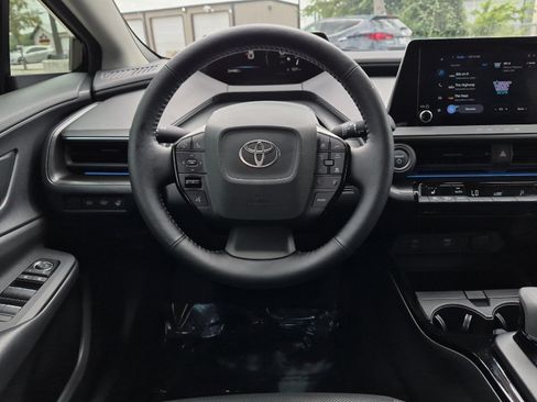 Used 2025 Toyota Prius FWD image 13