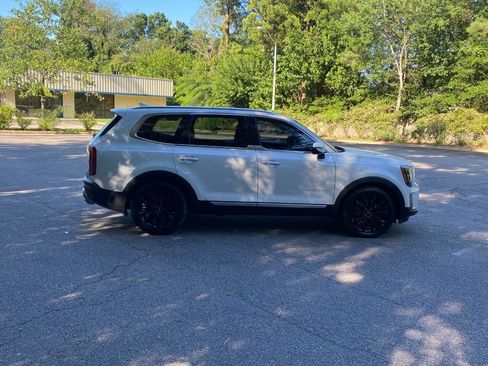 Used 2020 Kia Telluride SX w/ Towing Package FWD image 4