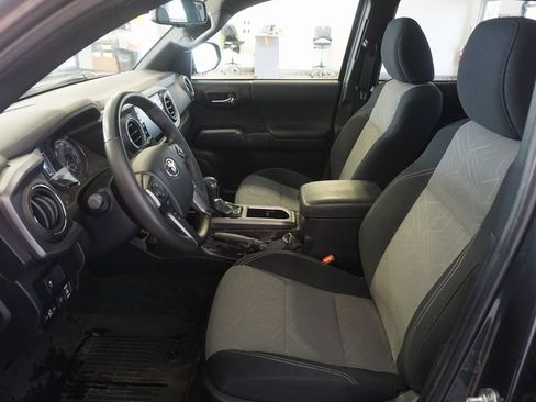 Used 2023 Toyota Tacoma TRD Sport image 16