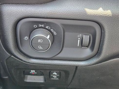 Used 2022 RAM 1500 Lone Star AWD/4WD image 9