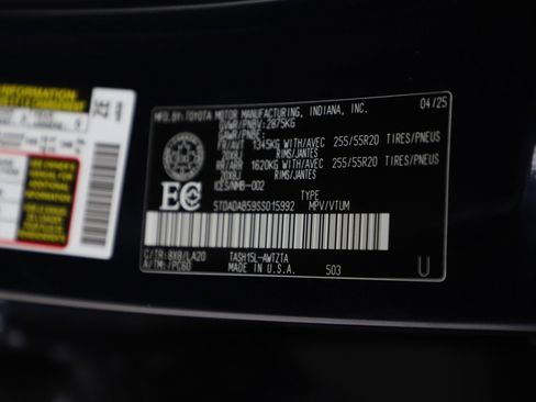 Used 2025 Toyota Grand Highlander AWD Hybrid image 32