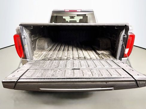 Used 2022 GMC Sierra 1500 SLT image 23