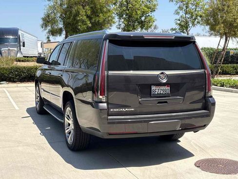 Used 2015 Cadillac Escalade ESV Premium AWD/4WD image 5
