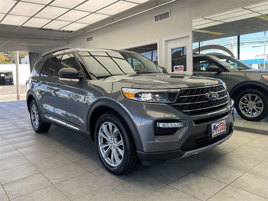 Used 2022 Ford Explorer XLT w/ Equipment Group 202A AWD/4WD image 1