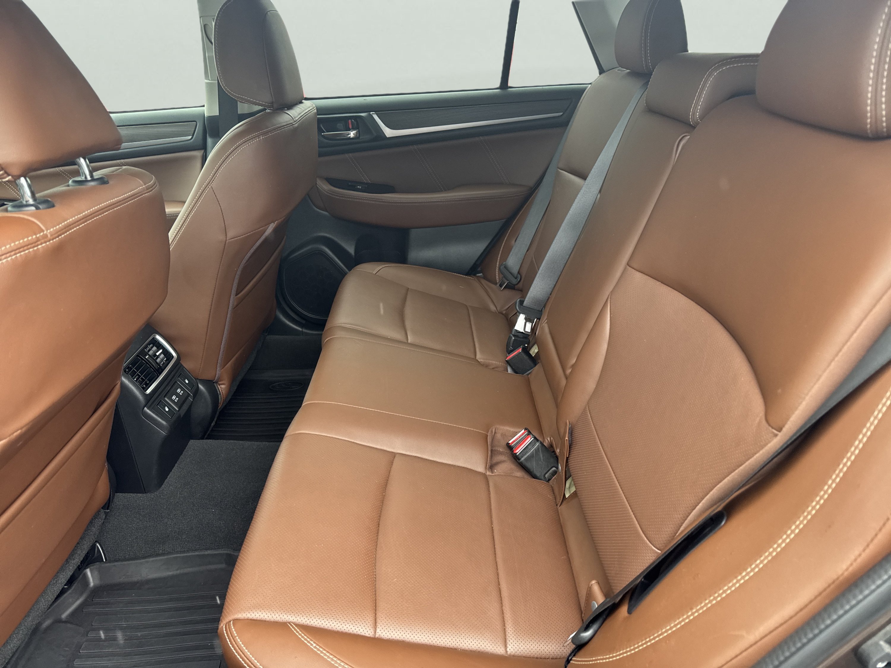 Used 2019 Subaru Outback 2.5i Touring AWD/4WD image 18