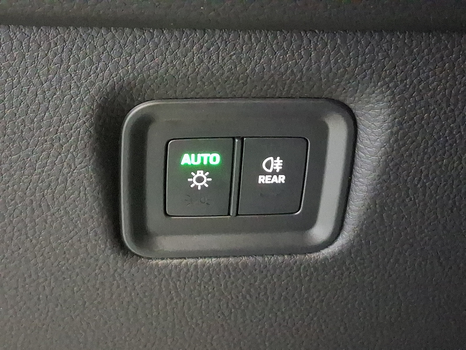 Used 2024 Porsche Cayenne AWD/4WD image 28