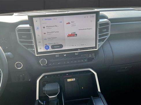 Used 2024 Toyota Tundra Platinum image 6