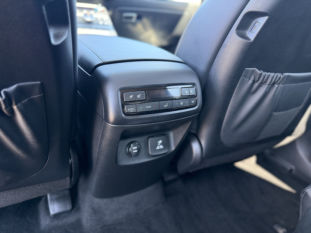 Used 2023 Hyundai Palisade SEL w/ Premium Package AWD/4WD image 12