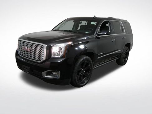 Used 2016 GMC Yukon Denali w/ Open Road Package AWD/4WD image 9