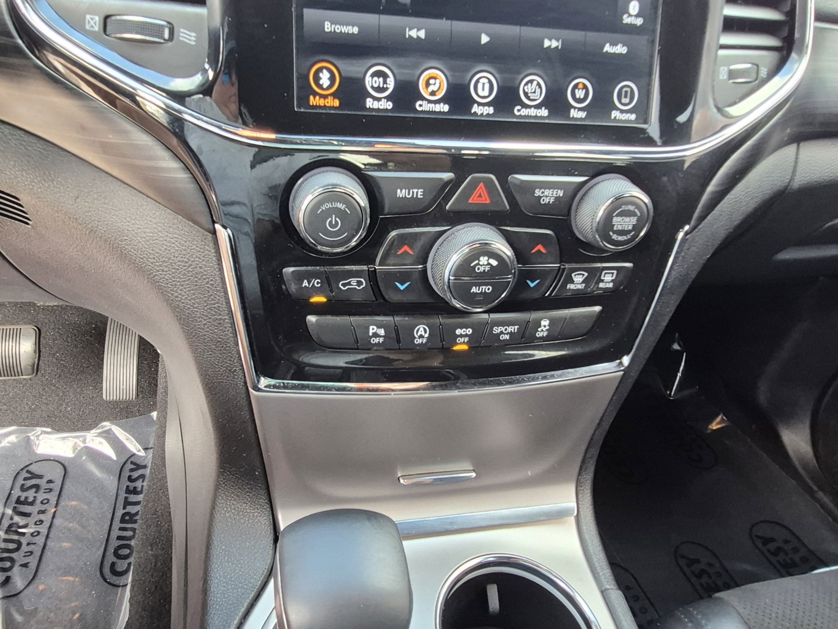 Used 2019 Jeep Grand Cherokee Altitude RWD image 26