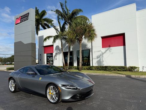 Used 2021 Ferrari Roma RWD image 1