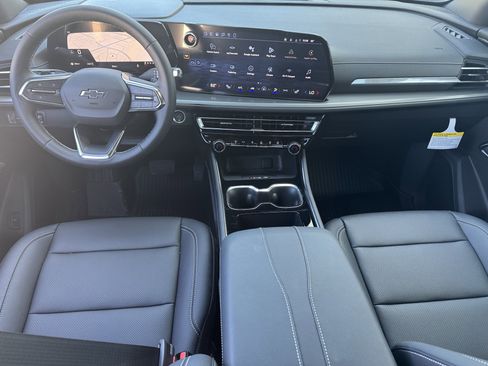New 2026 Chevrolet Traverse LT w/ Midnight/Sport Edition AWD/4WD image 17